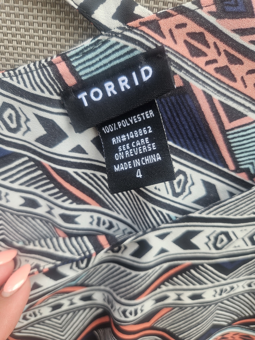 Torrid Strappy Geometric Print Tank Top - Picture 6 of 6